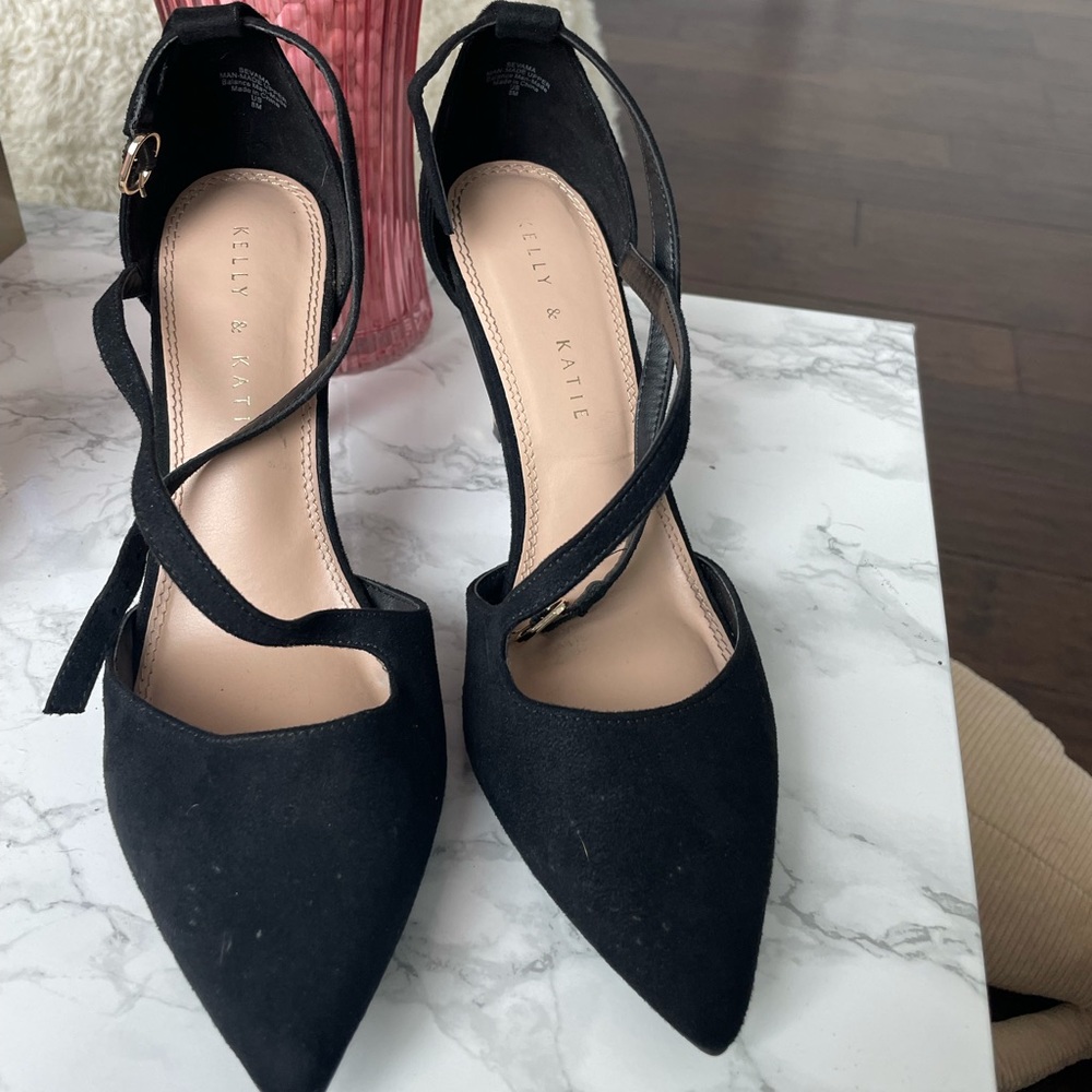 Kelly & Katie pointed toe black heels